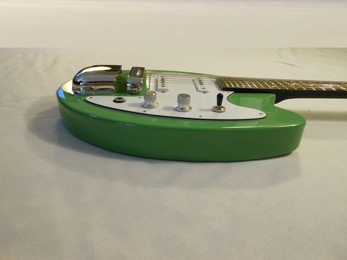 Mando Guitar Picture 10